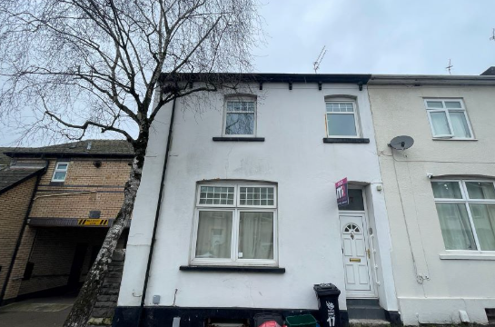 Refurbishment in photo